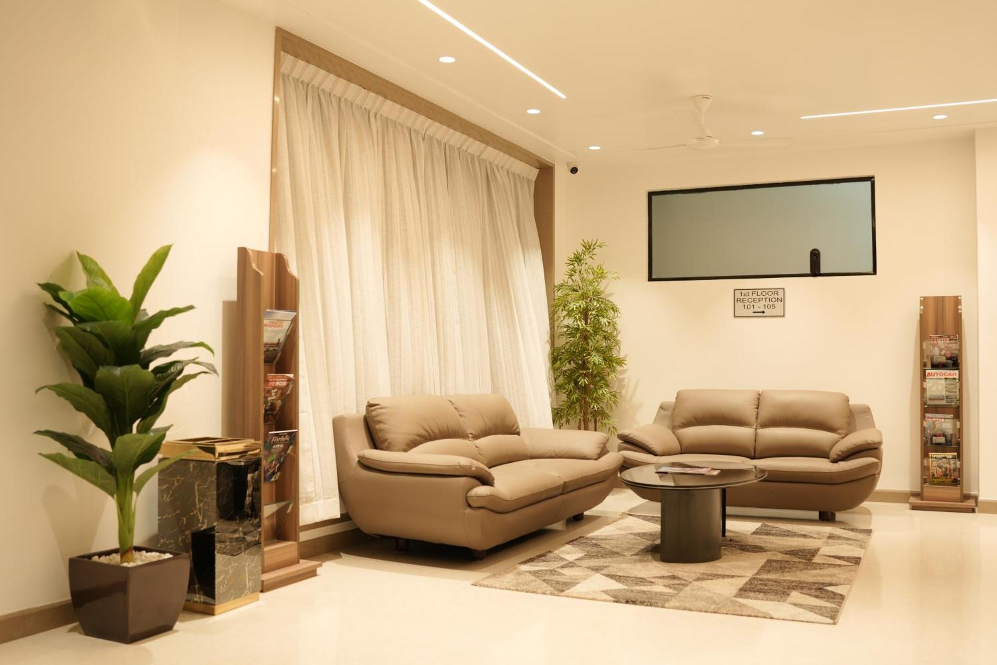 Kongu Residency Hotel Karūr Buitenkant foto